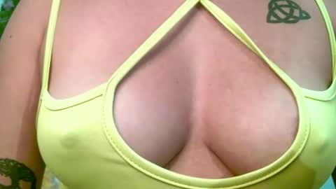 crysrus online show from April 2026 01:01:02 AM