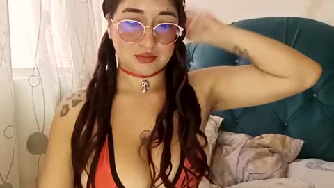 Snapshot of crystal_669 chatting on April 2026 01:39:02 PM carol online show from April 2026 01:39:02 PM