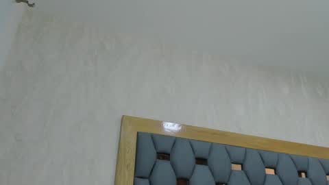 crystal_sm online show from February 2026 03:14:02 AM