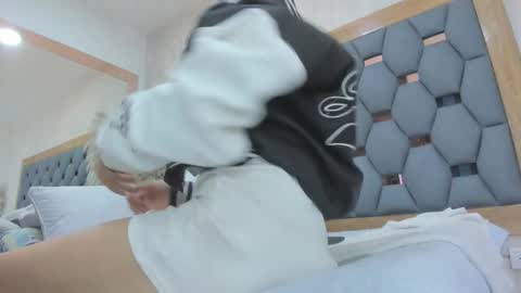 crystal_sm online show from March 2026 03:10:01 AM