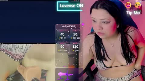 Snapshot of crystal_velvet01 chatting on January 2025 06:27:01 PM crystal online show from January 2025 06:27:01 PM