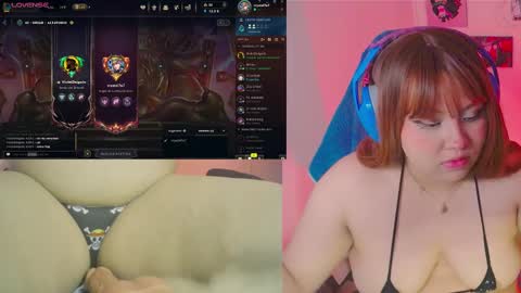 Snapshot of crystal_velvet01 chatting on February 2025 03:43:02 AM crystal online show from February 2025 03:43:02 AM