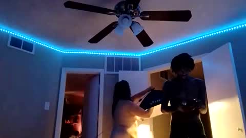 Snapshot of crystalbarbie214 chatting on April 2026 05:52:01 AM crystalbarbie214 online show from April 2026 05:52:01 AM