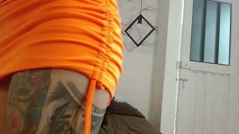 crystalblazee online show from November 2025 05:23:02 PM