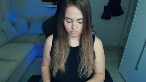 crystalemily online show from February 2026 07:54:01 PM