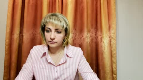 Snapshot of crystalfever_ chatting on May 2026 07:08:01 PM Mary online show from May 2026 07:08:01 PM