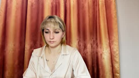 Snapshot of crystalfever_ chatting on May 2026 08:18:02 PM Mary online show from May 2026 08:18:02 PM