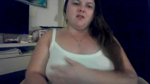 Snapshot of crystalizzzee chatting on June 2026 02:23:02 AM Herekittykitty69 online show from June 2026 02:23:02 AM