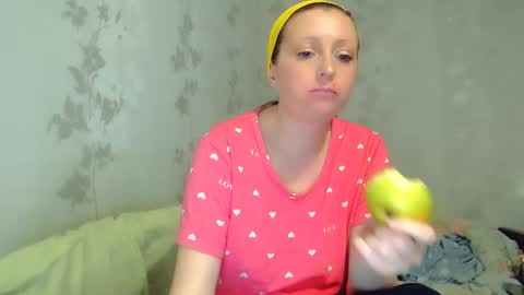 Snapshot of crystallangel chatting on March 2026 05:06:01 PM CrystallAngel online show from March 2026 05:06:01 PM