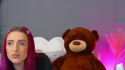 crystallred online show from April 2026 04:57:02 AM