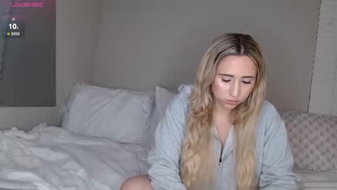 Nikki online show from October 2025 12:44:02 AM