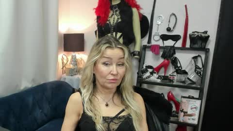 CrystalHotty online show from April 2026 05:43:02 AM