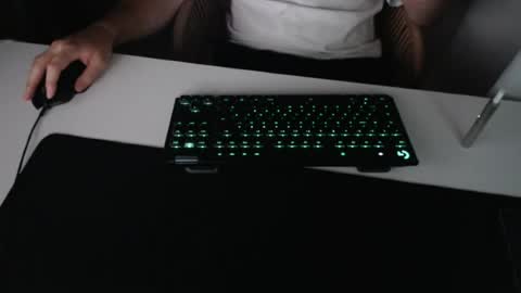 cryuz1997 online show from August 2026 09:46:02 PM