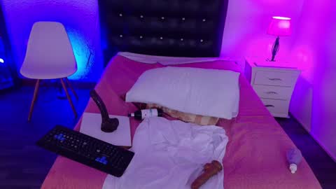 Snapshot of cuckoldlover69_ chatting on January 2025 09:47:01 AM cuckoldlover69_ online show from January 2025 09:47:01 AM