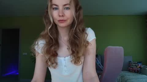 Snapshot of cuddle_kitten chatting on June 2026 06:12:02 AM Alexia online show from June 2026 06:12:02 AM