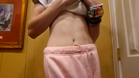 cuddleavenue online show from September 2025 03:18:02 AM