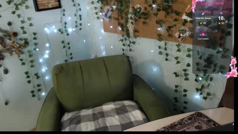 Snapshot of cuddlieschris chatting on October 2025 06:12:01 AM Chris online show from October 2025 06:12:01 AM