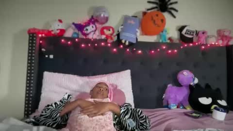 cum2charmxx online show from October 2025 02:40:01 PM