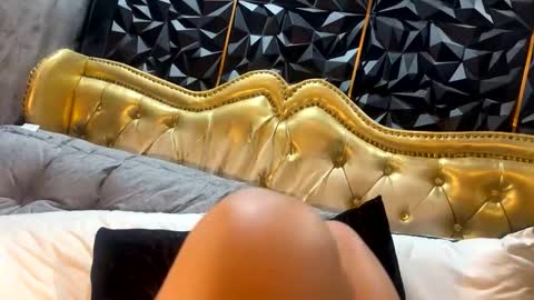 im KIM new girl to spoil online show from November 2025 08:11:02 PM