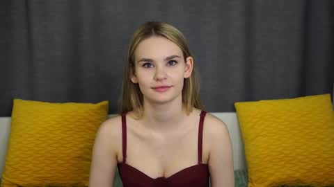 Naomi online show from October 2025 09:15:02 PM