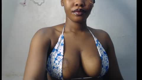 Snapshot of cum_ebony_xxxpetit chatting on June 2026 02:53:01 AM Teeha online show from June 2026 02:53:01 AM