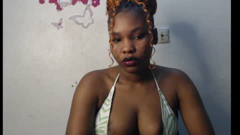 Snapshot of cum_ebony_xxxpetit chatting on June 2026 12:35:01 AM Teeha online show from June 2026 12:35:01 AM