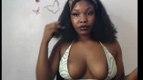 Snapshot of cum_ebony_xxxpetit chatting on July 2026 01:05:02 AM Teeha online show from July 2026 01:05:02 AM