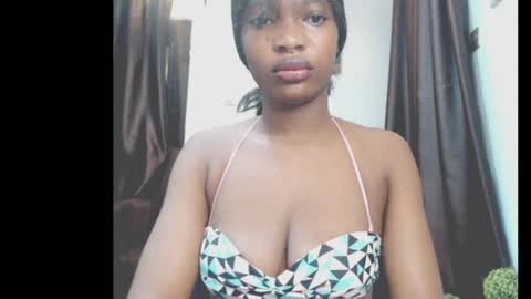 Snapshot of cumebony_petit chatting on April 2026 07:00:01 AM cumebony_petit online show from April 2026 07:00:01 AM