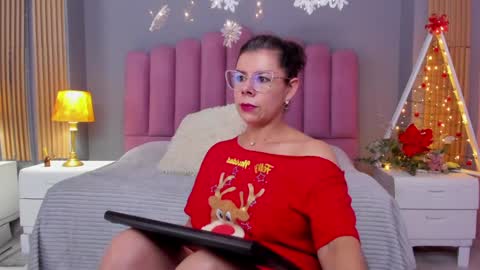 Snapshot of cumming_loving chatting on December 2024 06:46:02 PM Cumming Loving online show from December 2024 06:46:02 PM