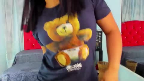 Snapshot of cumming_tiffani chatting on February 2025 12:01:02 PM cumming tiffani online show from February 2025 12:01:02 PM