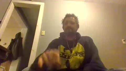 Snapshot of cuntreeboy68 chatting on December 2024 03:00:01 AM Bash online show from December 2024 03:00:01 AM