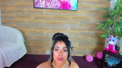 Snapshot of cupcake_izzy chatting on May 2026 07:10:02 PM cupcake_izzy online show from May 2026 07:10:02 PM