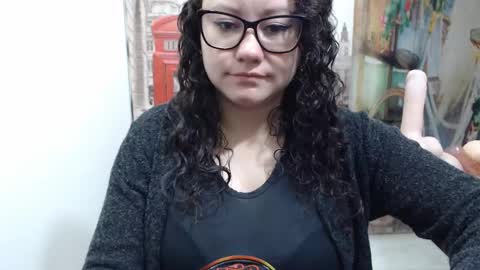 Vannesa online show from October 2025 06:52:02 PM