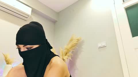 Selin online show from December 2024 08:17:02 PM