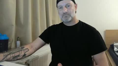 Snapshot of curman85 chatting on December 2024 11:09:01 PM Curman85 online show from December 2024 11:09:01 PM