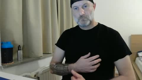 Snapshot of curman85 chatting on January 2025 11:34:02 PM Curman85 online show from January 2025 11:34:02 PM