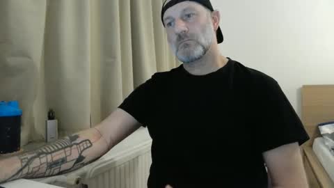 Snapshot of curman85 chatting on January 2025 09:46:02 PM Curman85 online show from January 2025 09:46:02 PM