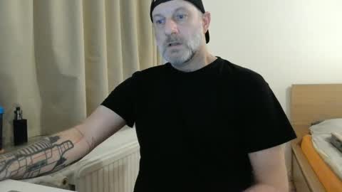 Snapshot of curman85 chatting on February 2025 11:36:02 PM Curman85 online show from February 2025 11:36:02 PM