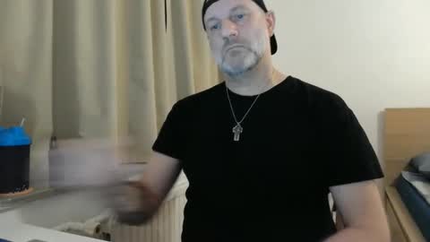 Snapshot of curman85 chatting on February 2025 12:02:01 AM Curman85 online show from February 2025 12:02:01 AM