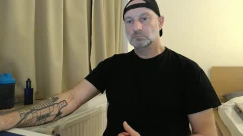 Snapshot of curman85 chatting on October 2025 10:42:01 PM Curman85 online show from October 2025 10:42:01 PM