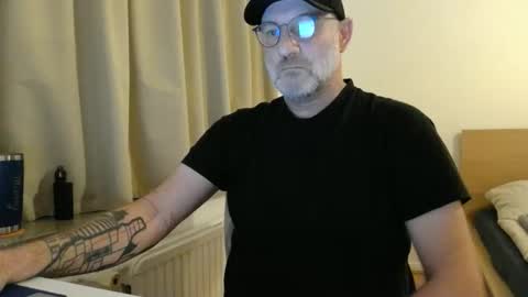 Curman85 online show from January 2026 11:32:02 PM