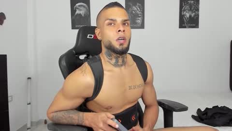 curtis_blake online show from December 2025 06:53:01 AM