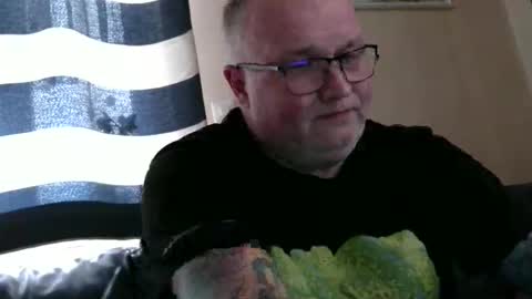 curtus14 online show from November 2025 02:57:02 PM