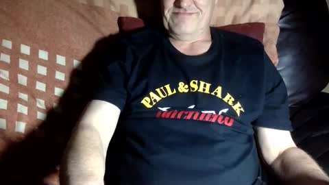 curvelover1977 online show from November 2025 04:33:01 PM