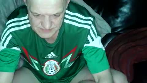 Snapshot of curvelover1977 chatting on February 2026 10:21:01 PM curvelover1977 online show from February 2026 10:21:01 PM