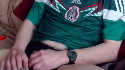 Snapshot of curvelover1977 chatting on March 2026 02:33:01 PM curvelover1977 online show from March 2026 02:33:01 PM