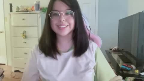 Emmie online show from January 2026 07:48:02 PM