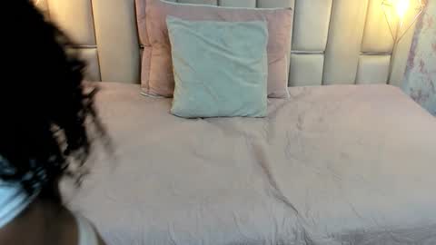 Alyanna  online show from October 2025 12:28:01 PM