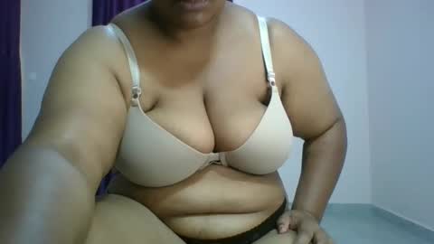 Essie online show from February 2025 10:04:02 AM