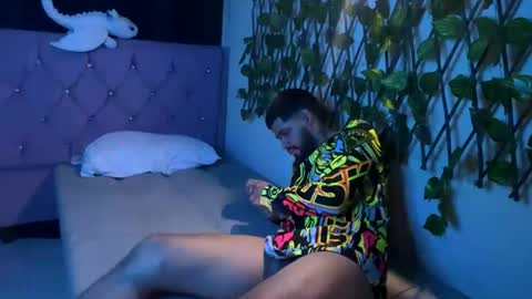 curvyandking online show from August 2026 04:37:01 AM